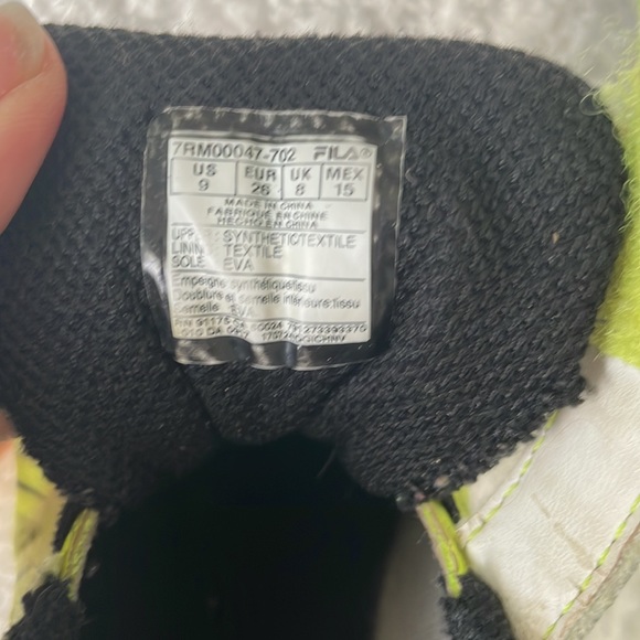 Size 9 Sneakers - Picture 11 of 12